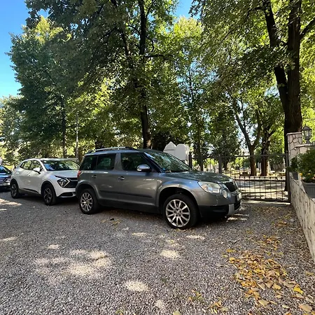 Daire Zahumka Free Parking Mostar